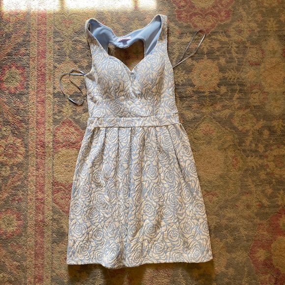 white and blue floral dress - Picture 1 of 1